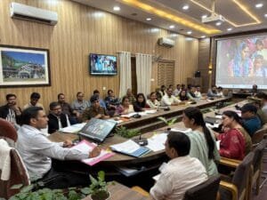 भिक्षा से शिक्षा ओर’’ जिला प्रशासन की स्वर्णिम पहल आधुनिक इंटेंसिव केयर सेंटर; संगीत, योग, खेल; शिक्षा की ओर मुड़ा सड़क पर बिखरा बचपन