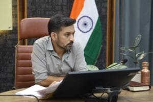 राजस्व वसूली में ढिलाई पर बरतेगी सख्ती, डीएम ने दी कड़ी चेतावनी