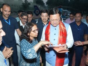 मुख्यमंत्री ने सुनीं जनसमस्याएं, अधिकारियों को दिए त्वरित समाधान के निर्देश
